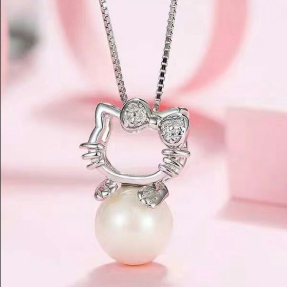 Swarovski Kitty Necklace With Pearl